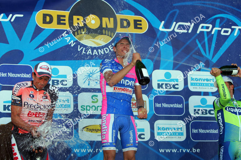 Podium002p.jpg